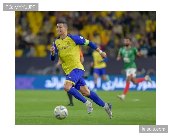 社交媒体上，“边看直播边在第二屏玩NBA范特西游戏”成为三月热门观赛模式。